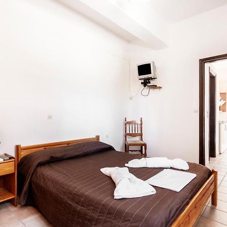 One Bedroom Apartment With Kitchenette# 12 A Raches  외부 사진