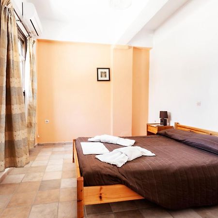 One Bedroom Apartment With Kitchenette# 12 A Raches  외부 사진