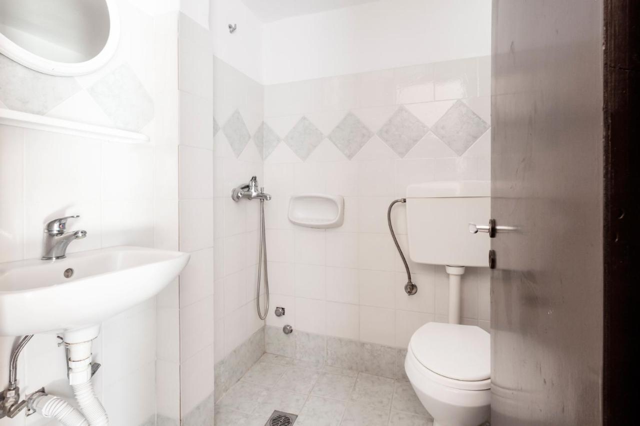One Bedroom Apartment With Kitchenette# 12 A Raches  외부 사진